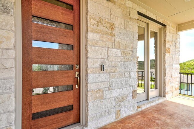 Building Photo - 302 Ashburn Cv