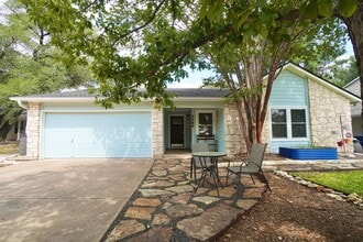 Building Photo - 4600 Pelham Dr