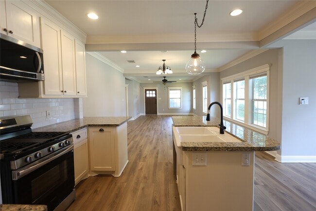 Building Photo - 512 Enid St