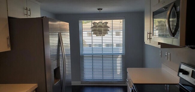 Foto del edificio - 5210 Wedgewood Ln