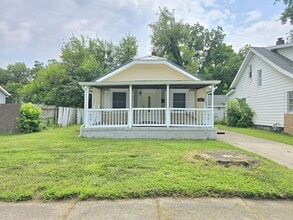 Building Photo - 1416 Campeau St