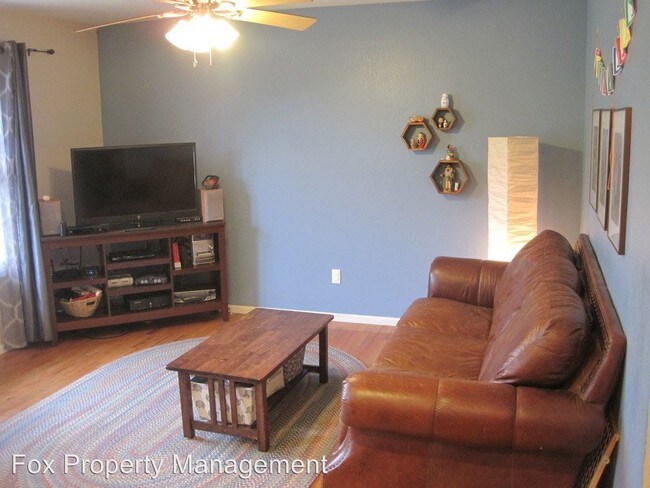 Building Photo - 1005 Harrison Dr