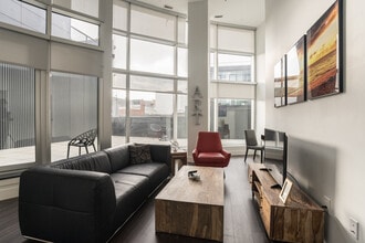 Building Photo - 1595 Barrington St