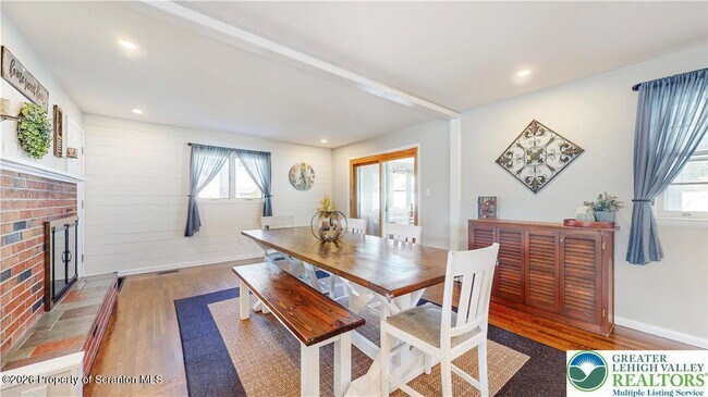 Building Photo - 2809 Green Acres Dr