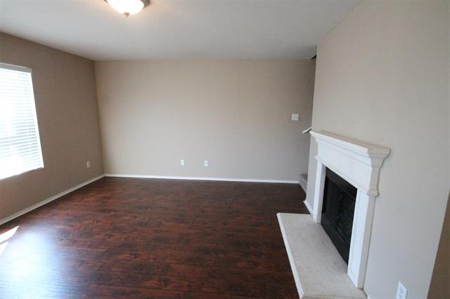 Building Photo - 2743 Hacienda Lake Dr