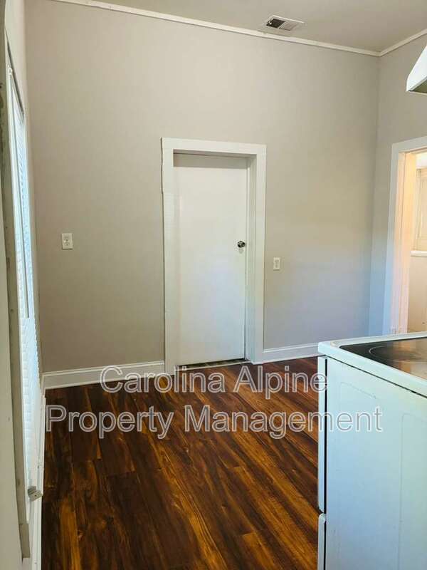 Foto del edificio - 318 Cemetery Dr