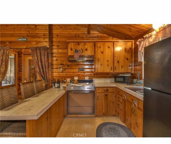 Foto del edificio - 527 Valley Dr