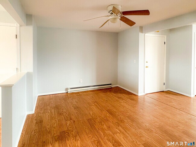 Foto del edificio - 53 Hiltbrand Rd