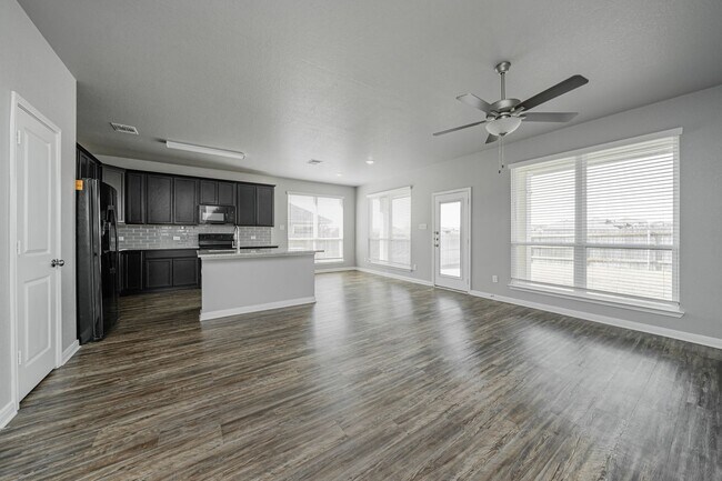 Foto del edificio - 614 Hollyhock Dr