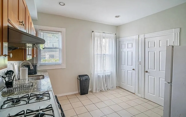 Building Photo - 6 Haskell St