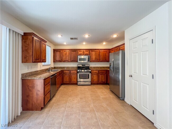 Foto del edificio - 1995 Sundown Canyon Dr