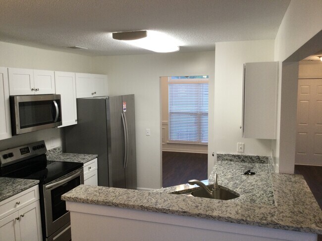 Building Photo - 128 Nandina Wy