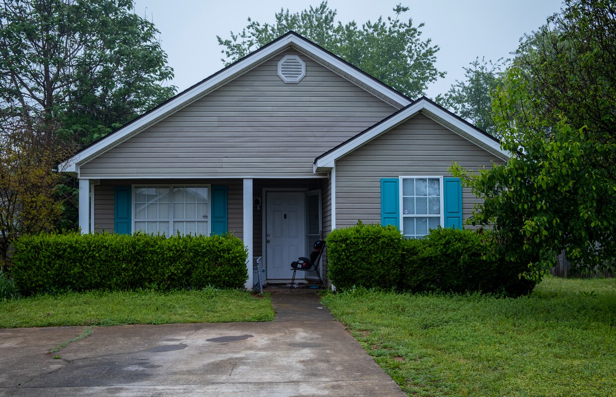 Building Photo - 303 Haverhill Cir