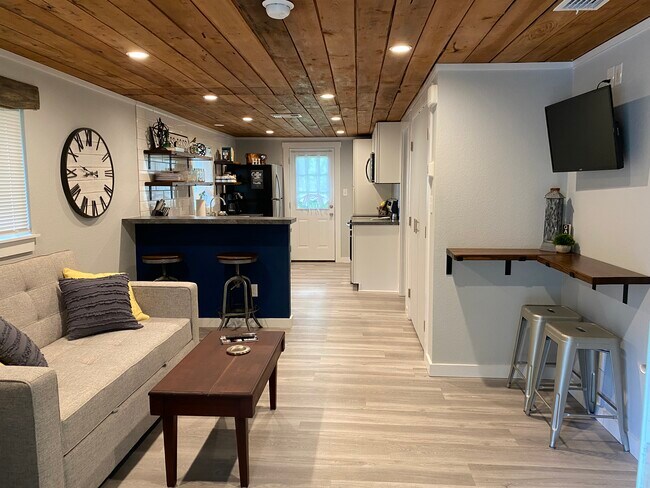 Entrada/Sala de estar/Cocina - 1809 Roosevelt St