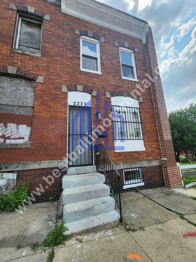 Building Photo - 2225 W Pratt St