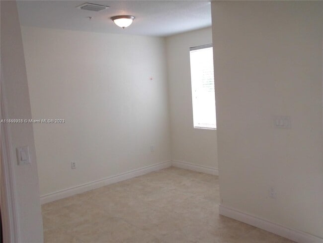 Building Photo - 21465 SW 112th Ave