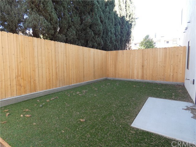 Building Photo - 10815 Hortense St