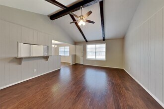 Building Photo - 2315 Shadbury Ct