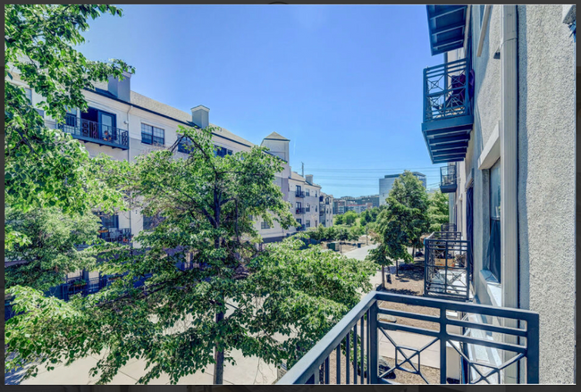 Building Photo - 1550 Platte St