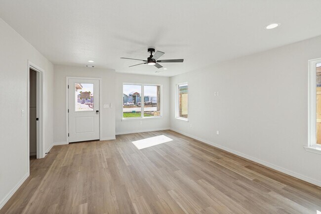 Building Photo - 8904 Oakleaf Ct