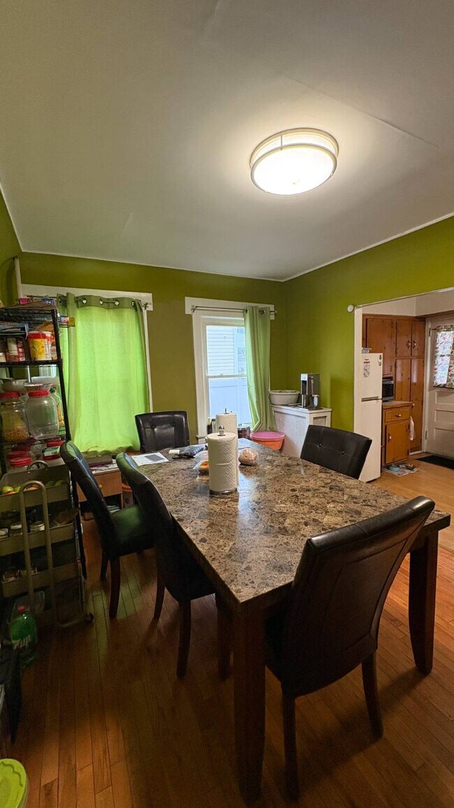 Foto del edificio - 85-37 264th St