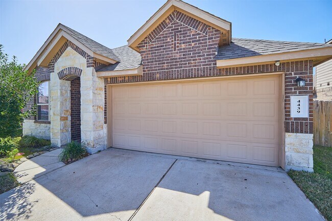 Building Photo - 4439 Aversa Dr