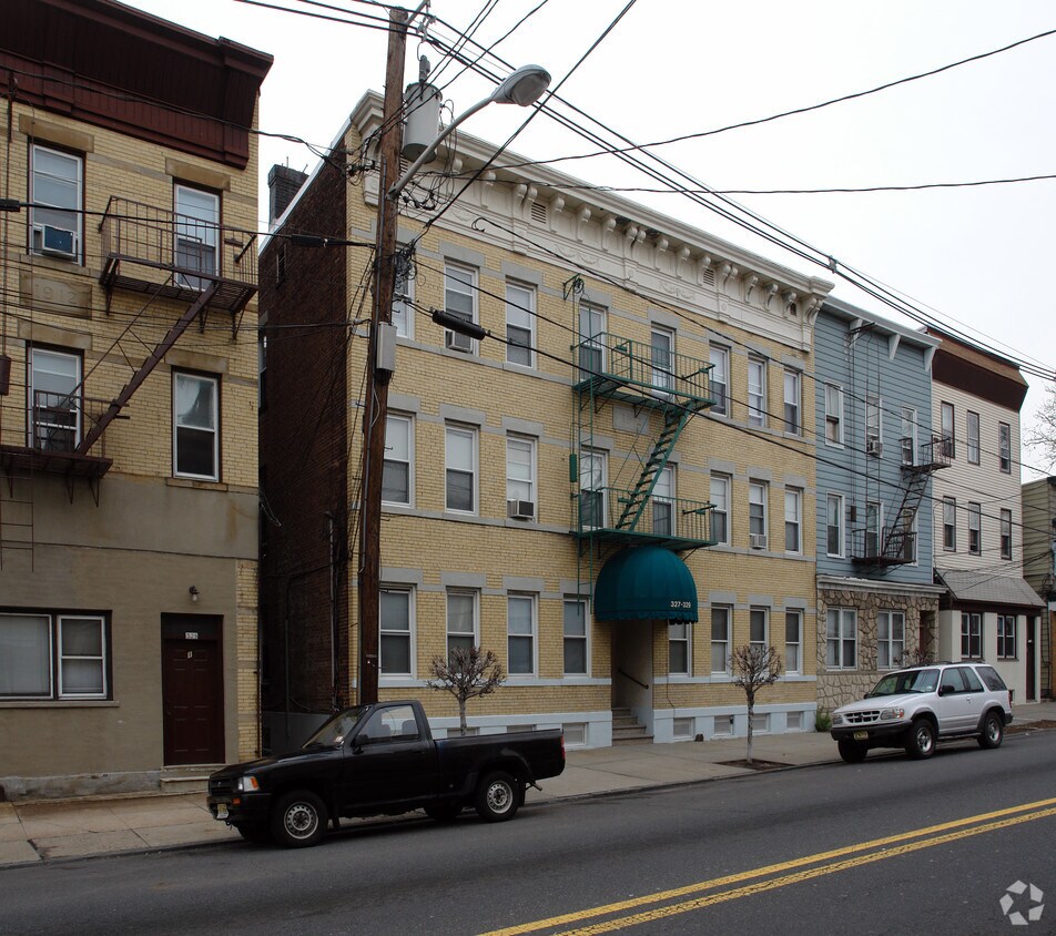 Building Photo - 327-329 Avenue E