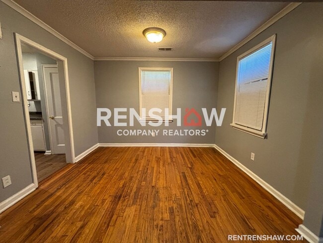 Building Photo - Text the Leasing Team at 901-820-4367 to S...