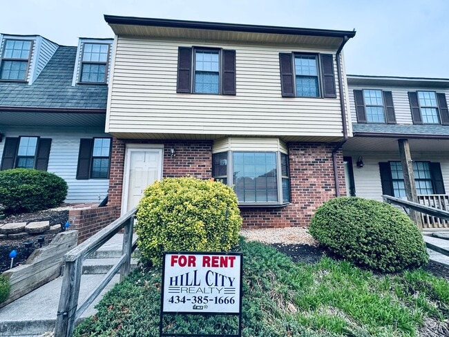 Great Location - Campbell County Townhome (176 Kitty Hawk Square) - Great Location - Campbell County Townhome (176 Kitty Hawk Square)