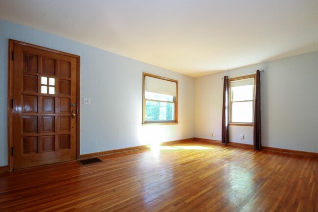 Building Photo - 5207 Camden Ave N