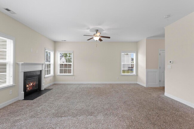 Building Photo - Beautiful home in great neighborhood!