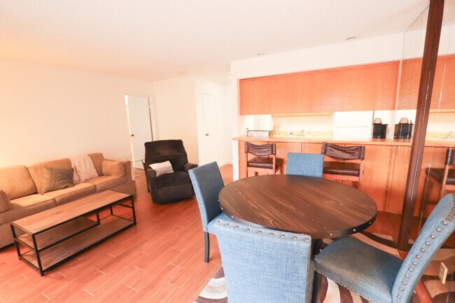 Foto del edificio - 77845 California Dr