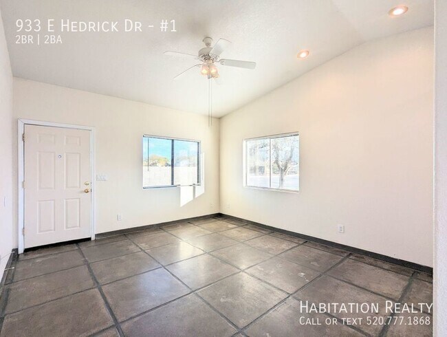 Foto del edificio - 933 E Hedrick Dr
