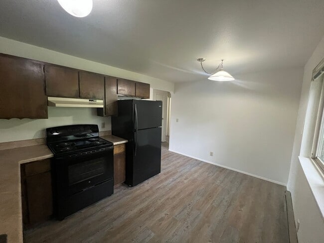 Building Photo - Happy Valley 2 Bedroom Unit Close to WWU