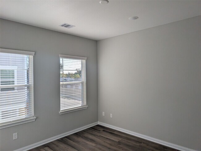 Foto del edificio - 9912 A Clark Rd