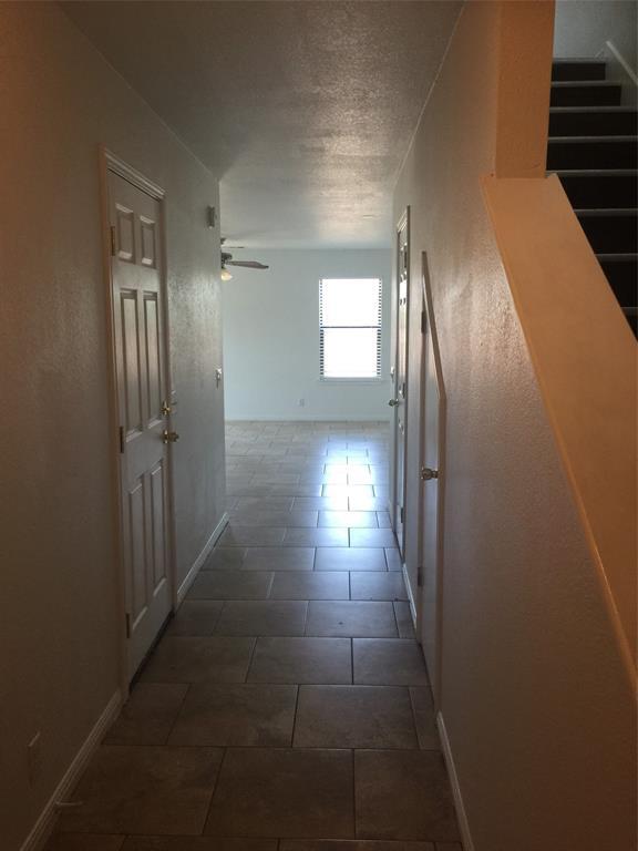 Building Photo - 1035 Drover's Cove