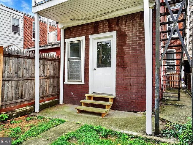 Building Photo - 153 W Jackson St