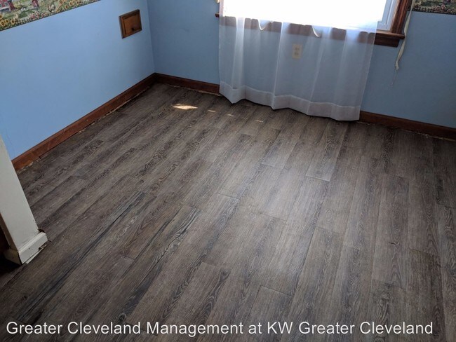 Foto del edificio - 3 br, 1 bath House - 9107 S. Highland Avenue