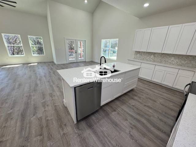 Foto del edificio - 664 Rolling Hills Dr