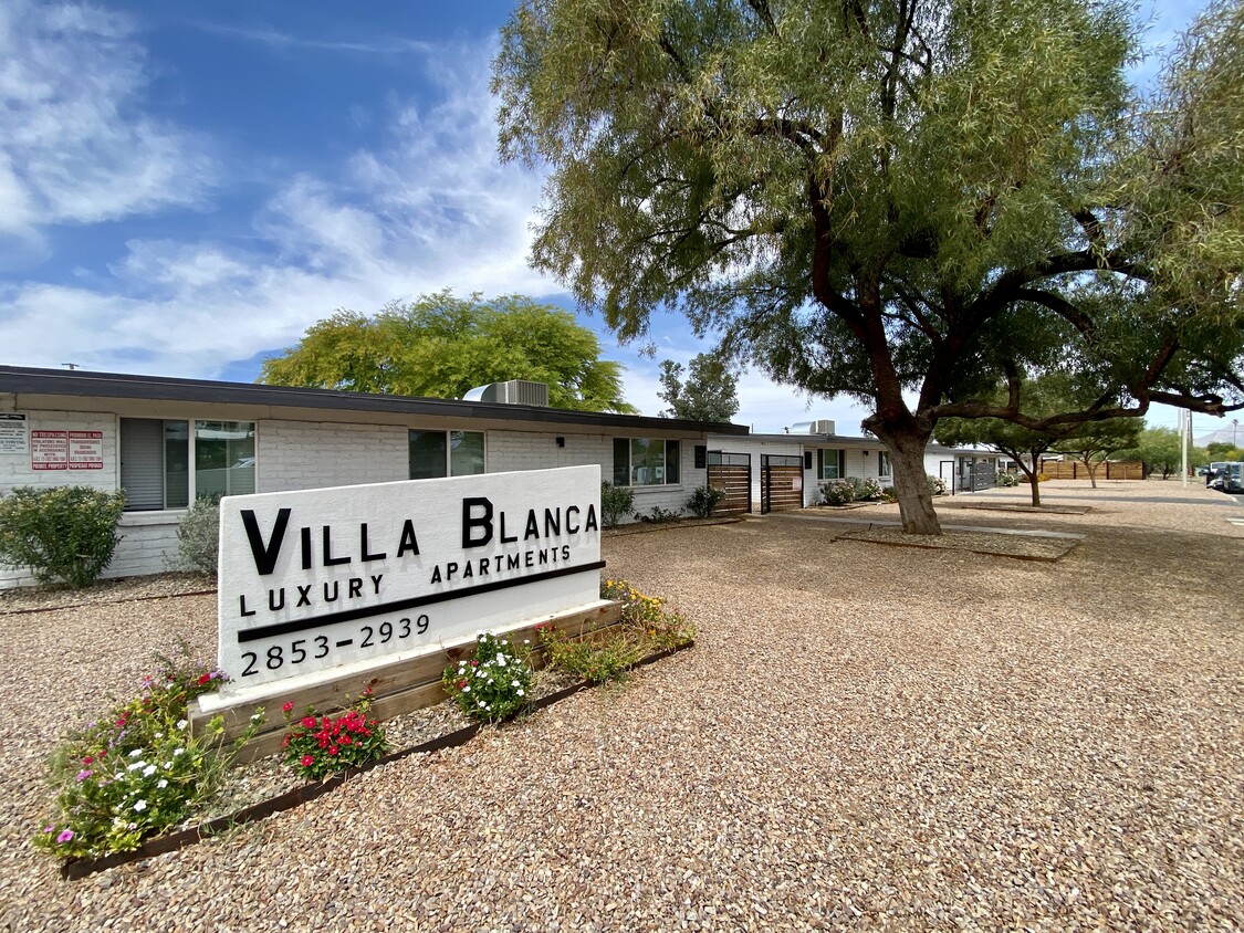 Primary Photo - Villa Blanca