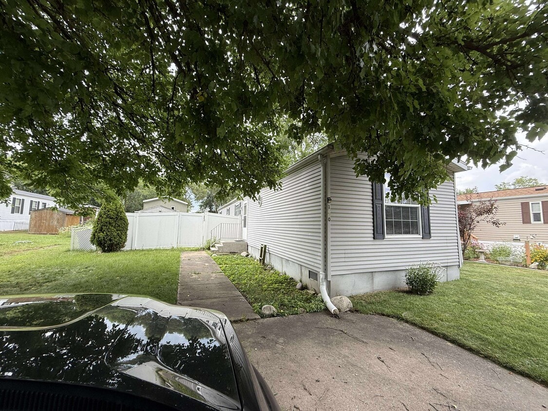 Building Photo - 1930 Patrick Henry Cir