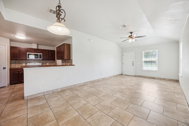 family room into kitchen - 2501 Oak Ln