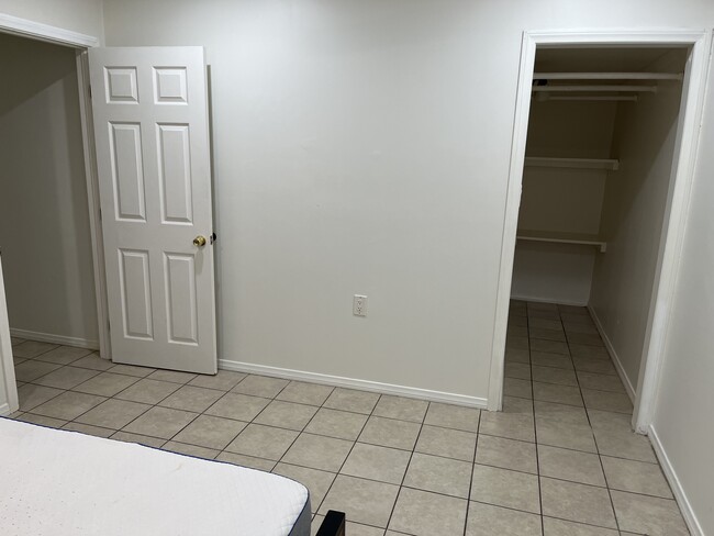 Foto del edificio - 4105 W 103rd St