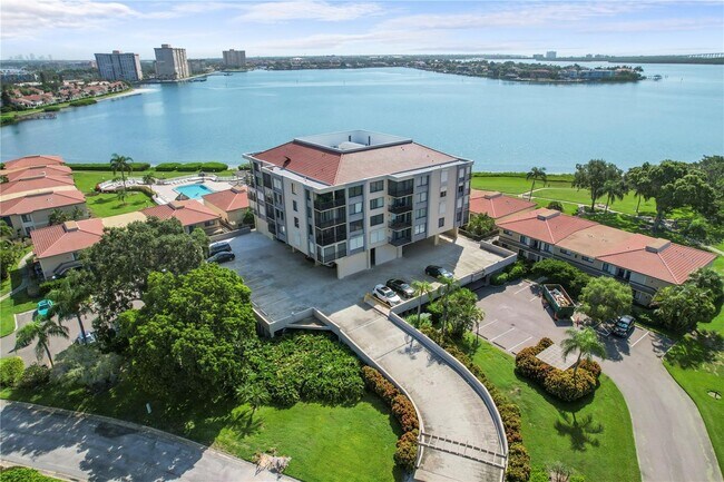 Foto del edificio - 6158 Palma Del Mar Blvd S