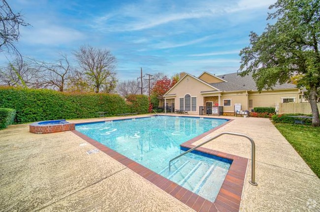 Building Photo - Arlington Park Villas
