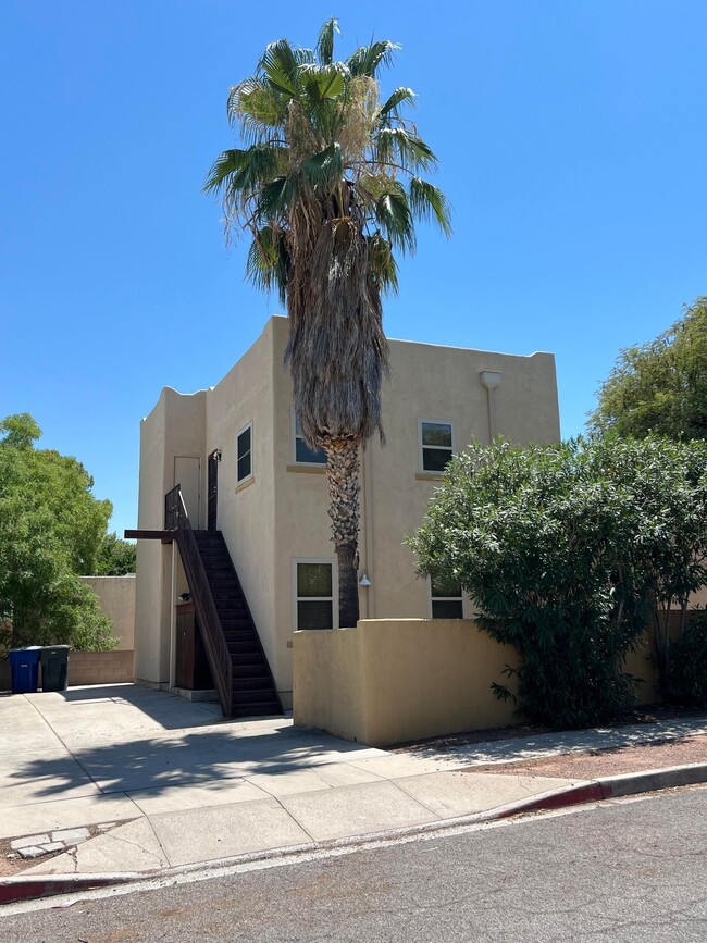 Building Photo - 934 N Campbell Ave
