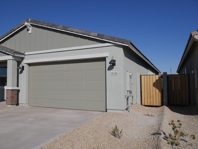 Foto del edificio - 18156 W Daley Ln