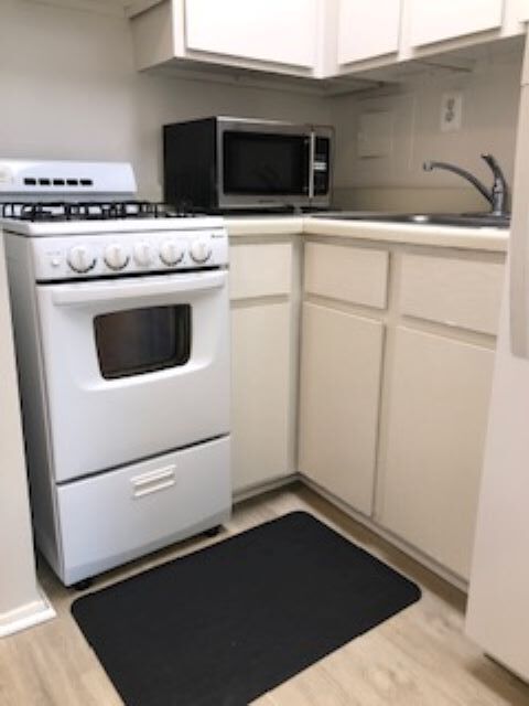 kitchen - 801 N Pitt St