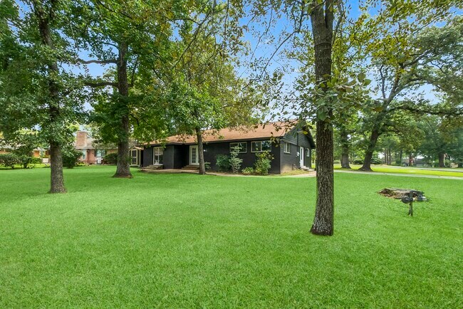 Foto del edificio - 62 Greenbriar Dr