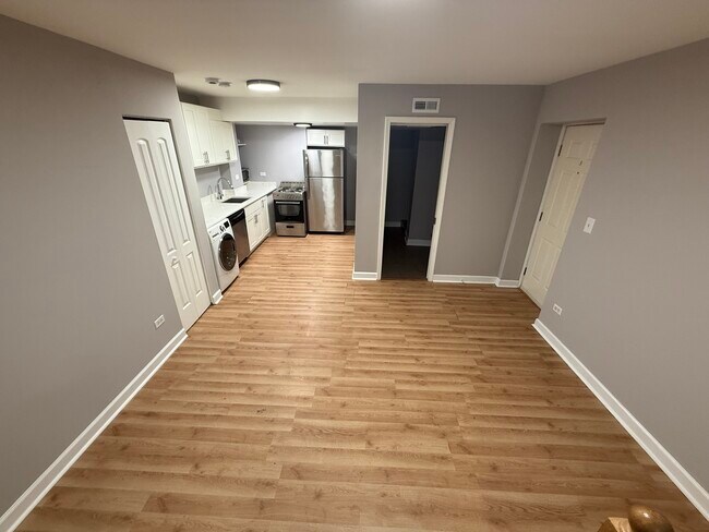 Foto del edificio - 6954 N Greenview Ave